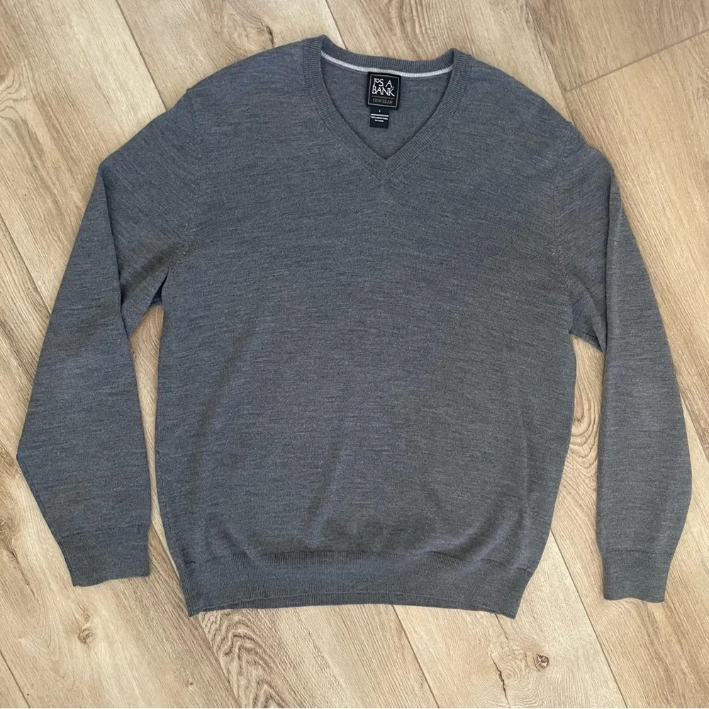 JOS A BANK Large Traveler V Neck Gray Men’s Merino Wool Long Sleeve Sweater